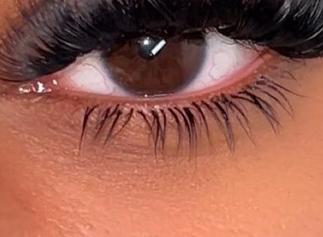 Bottom Lashes! (model)