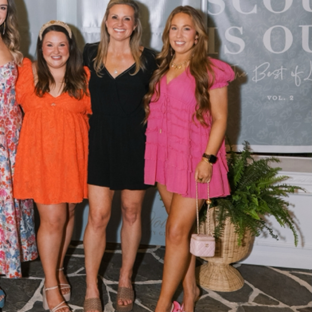 Bombshell Spray Tan+Setting Powder at Artistry Beauty Bar in Auburn, AL