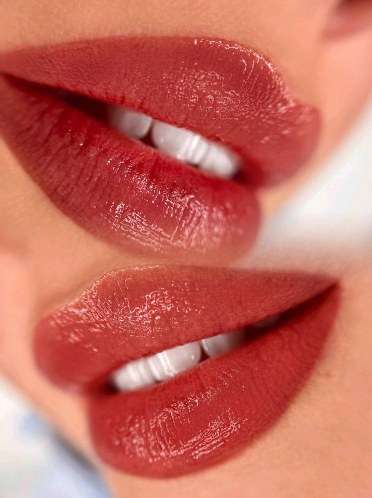 Lips Permanent Makeup Touch-Up