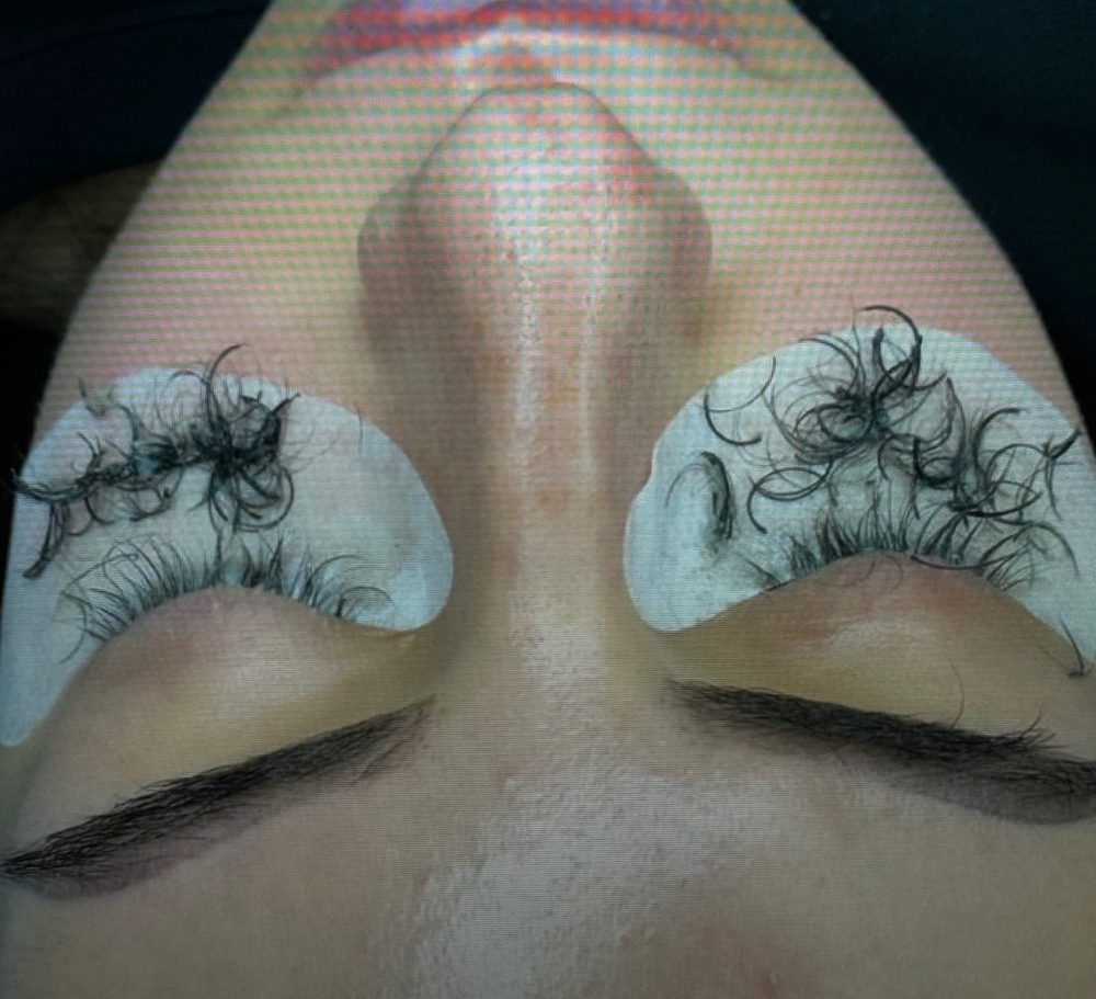 LASH REMOVAL at JENNUINE BEAUTY in Warren, OH
