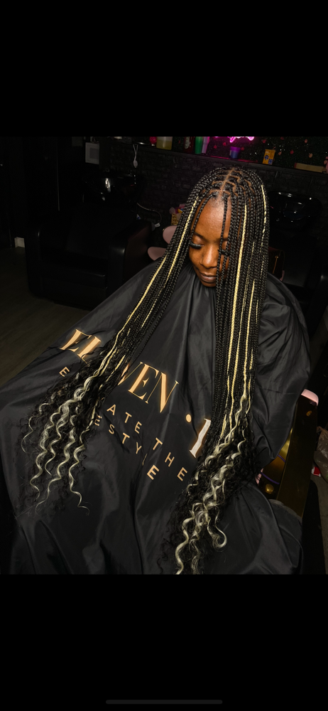 Small Knotless ADD curls At The End at Bre The Braider in Hazelwood, MO