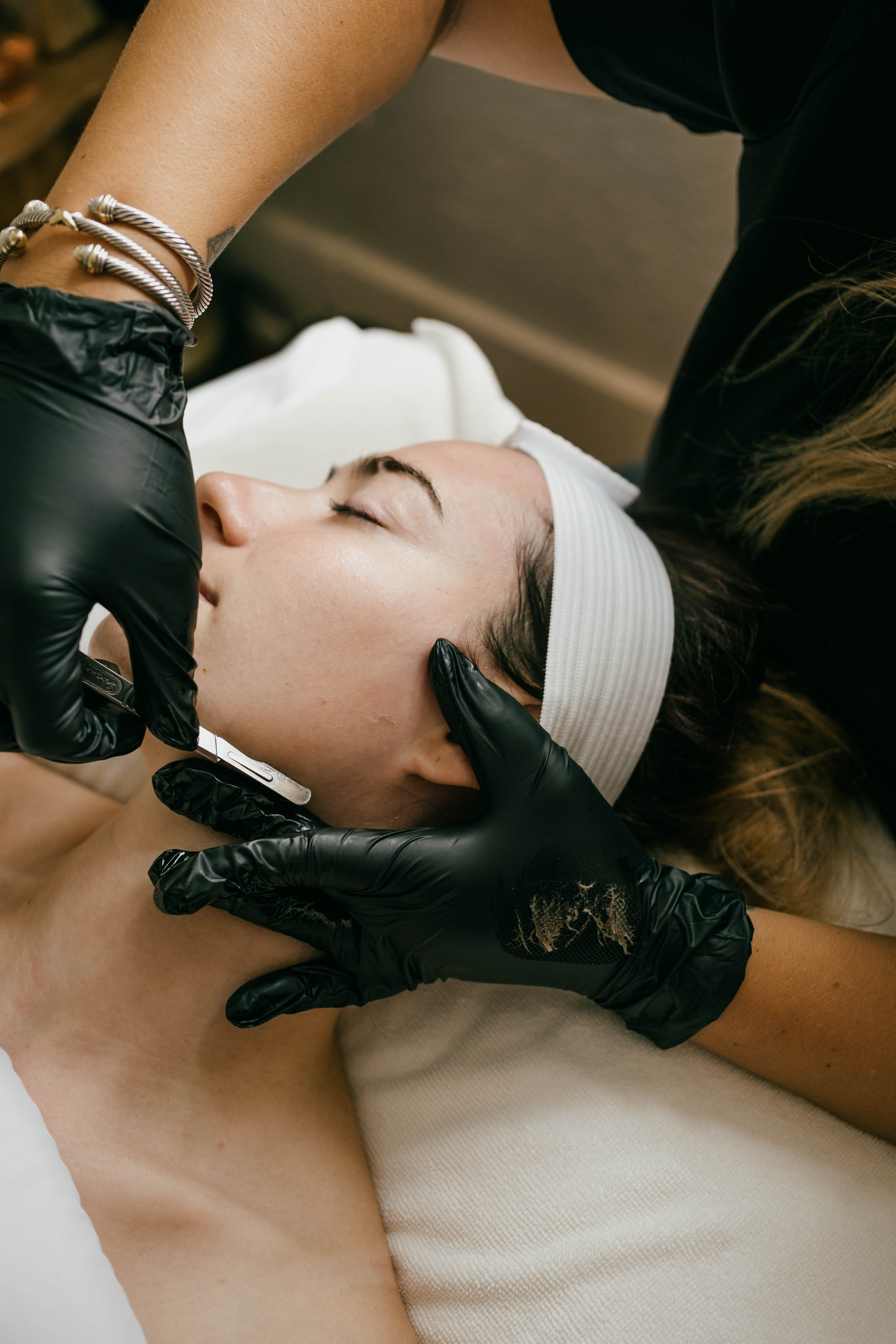 Express Dermaplaning