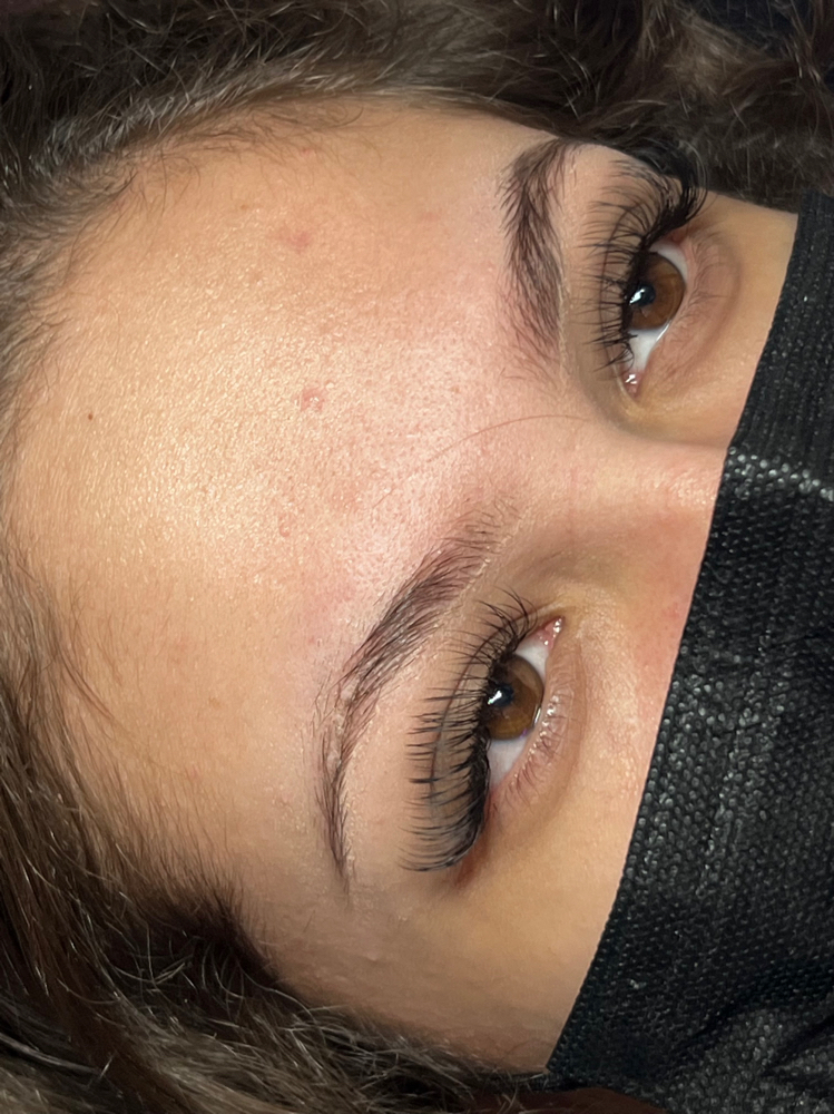 Classic eyelash extension
