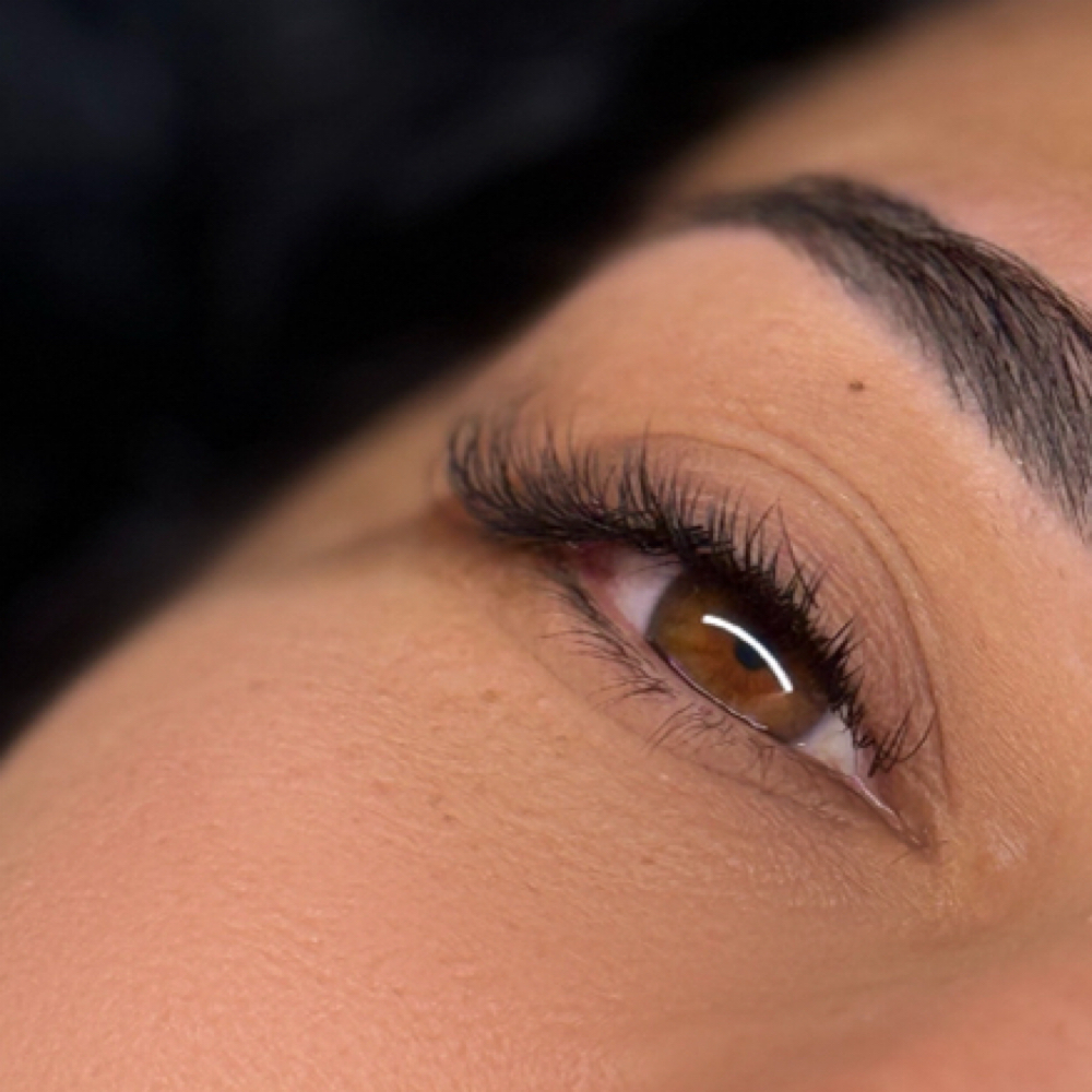 Classic eyelash extension at LELELUXE in Lebanon, PA
