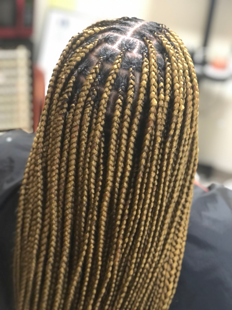 Knotless Small Midback at Elle Adore Styles in Columbia, SC