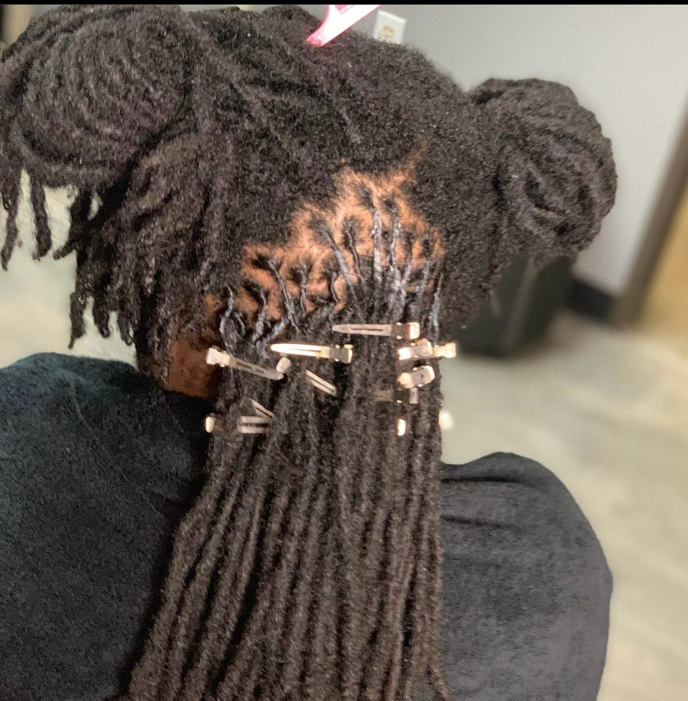 Sisterloc Retwist Shoulder Length