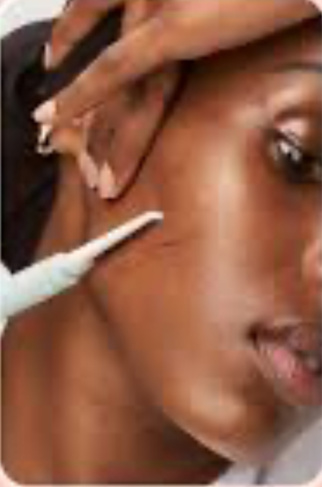 Facial With Dermaplaing