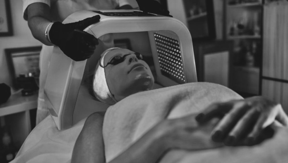 LED LIGHT THERAPY