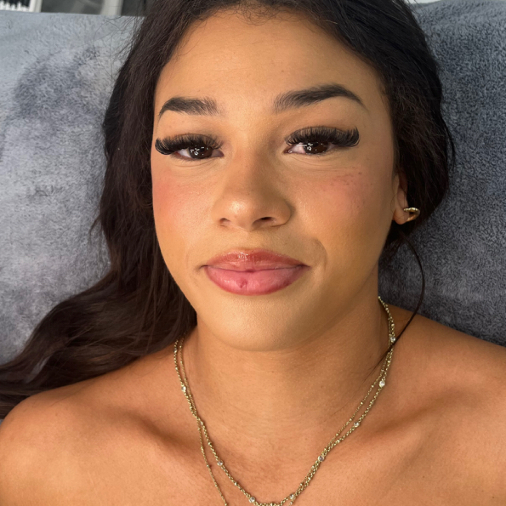 Model Set Lash Extensions at CC’s Beauty Suite in Venice, FL