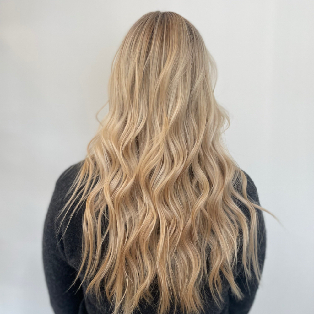 Full Blonding Service at Mandy Does My Hair in Clarksville, TN