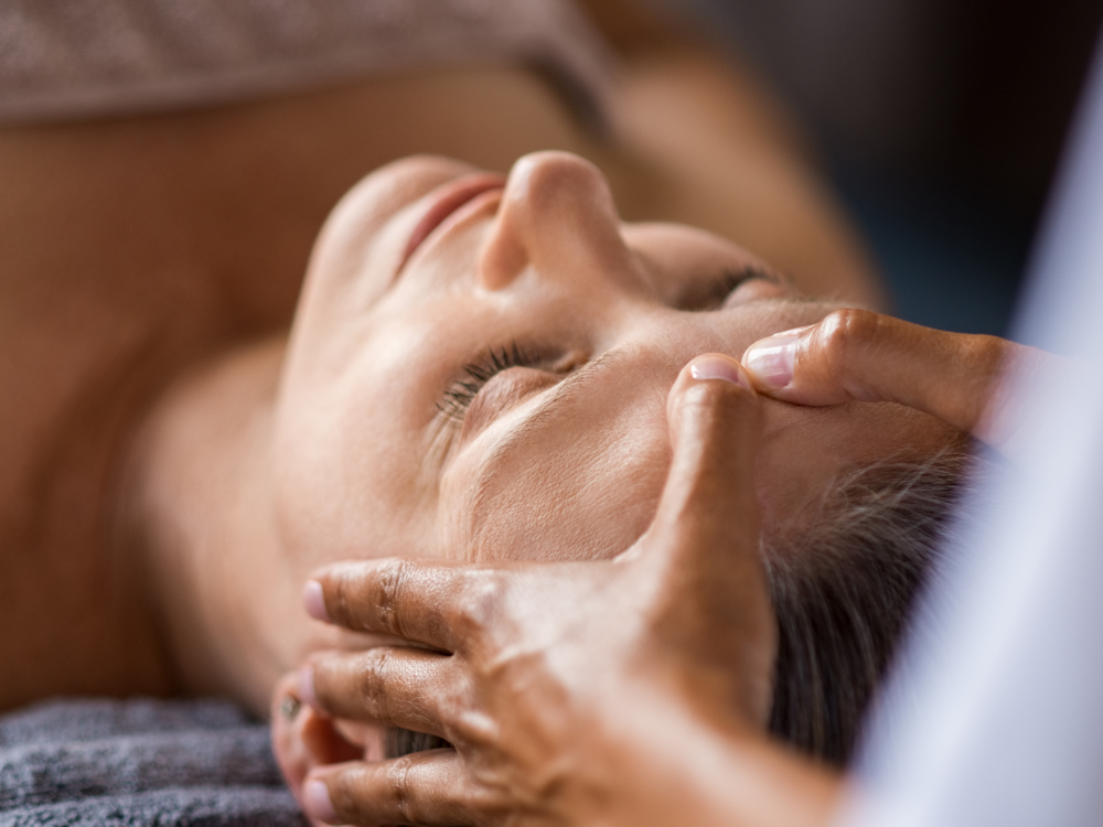 Face Contour at Dahlias Wellness Center in passaic, NJ