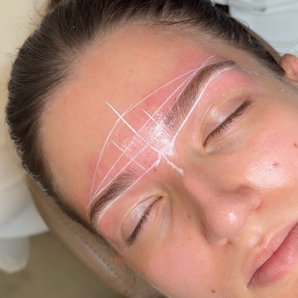 Eyebrow Shaping at MLS beauty room in Miami, FL
