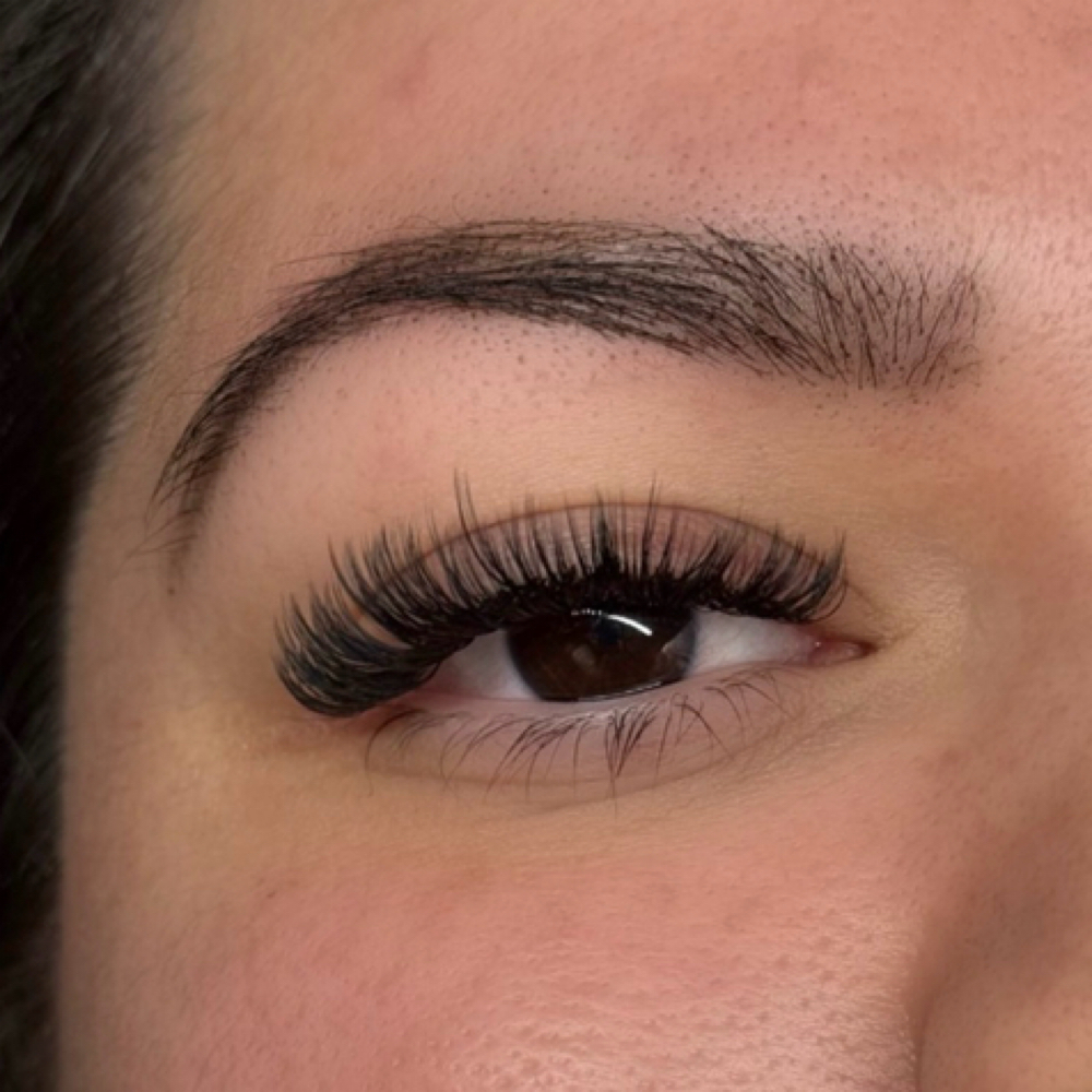 Lash Extension Full Set at LASHANDOUT in Kernersville, NC
