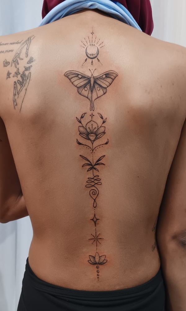 🦋 Ornamental Totem