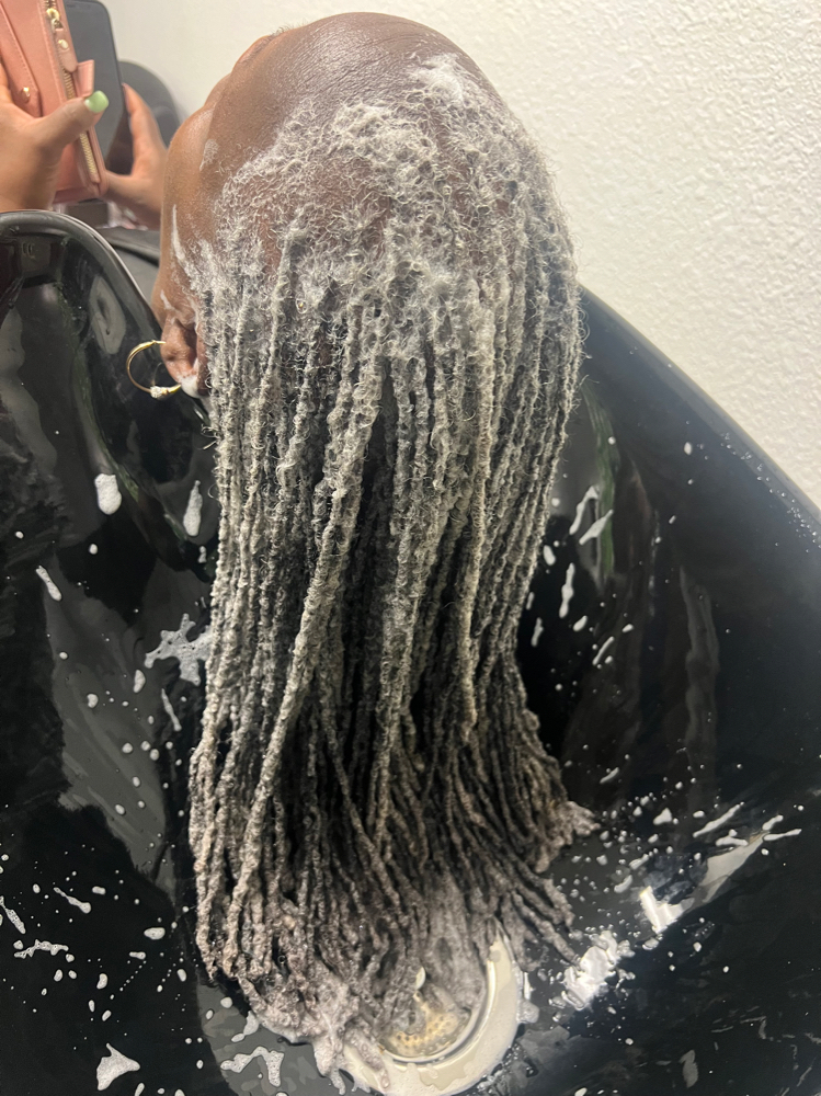 Lux Shampoo Service at Ari Slaughter in Jenks, OK