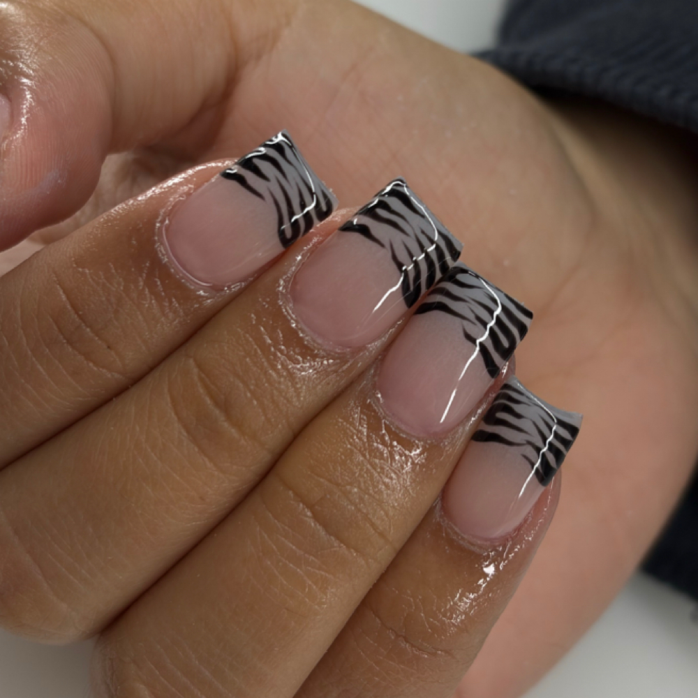 Full Set Acrylic - SHORT at L.E.N Beauty Studio in Round Lake Park, IL