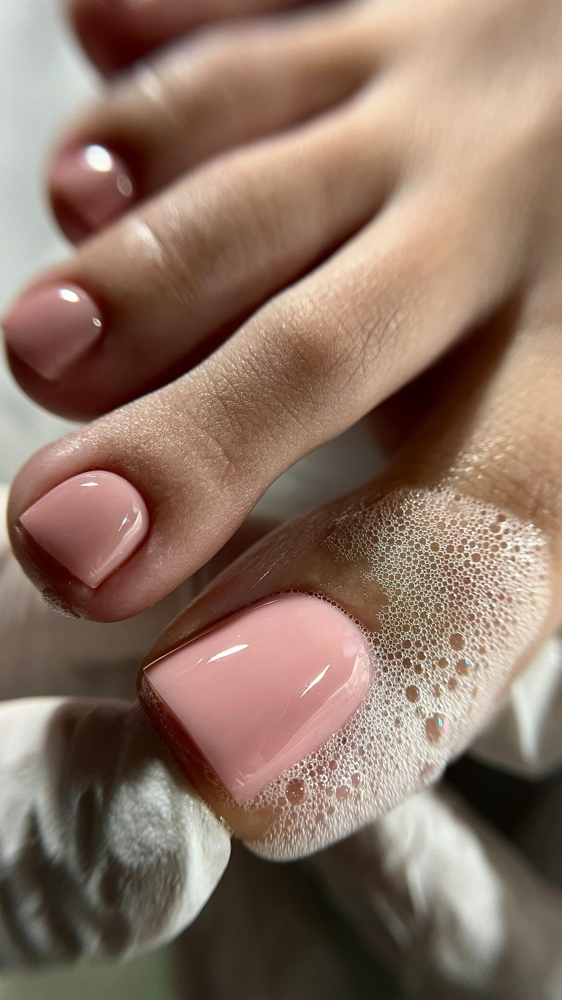 Gel pedicure