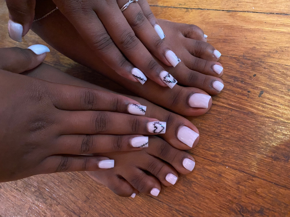 Hand & Toe W/ Art
