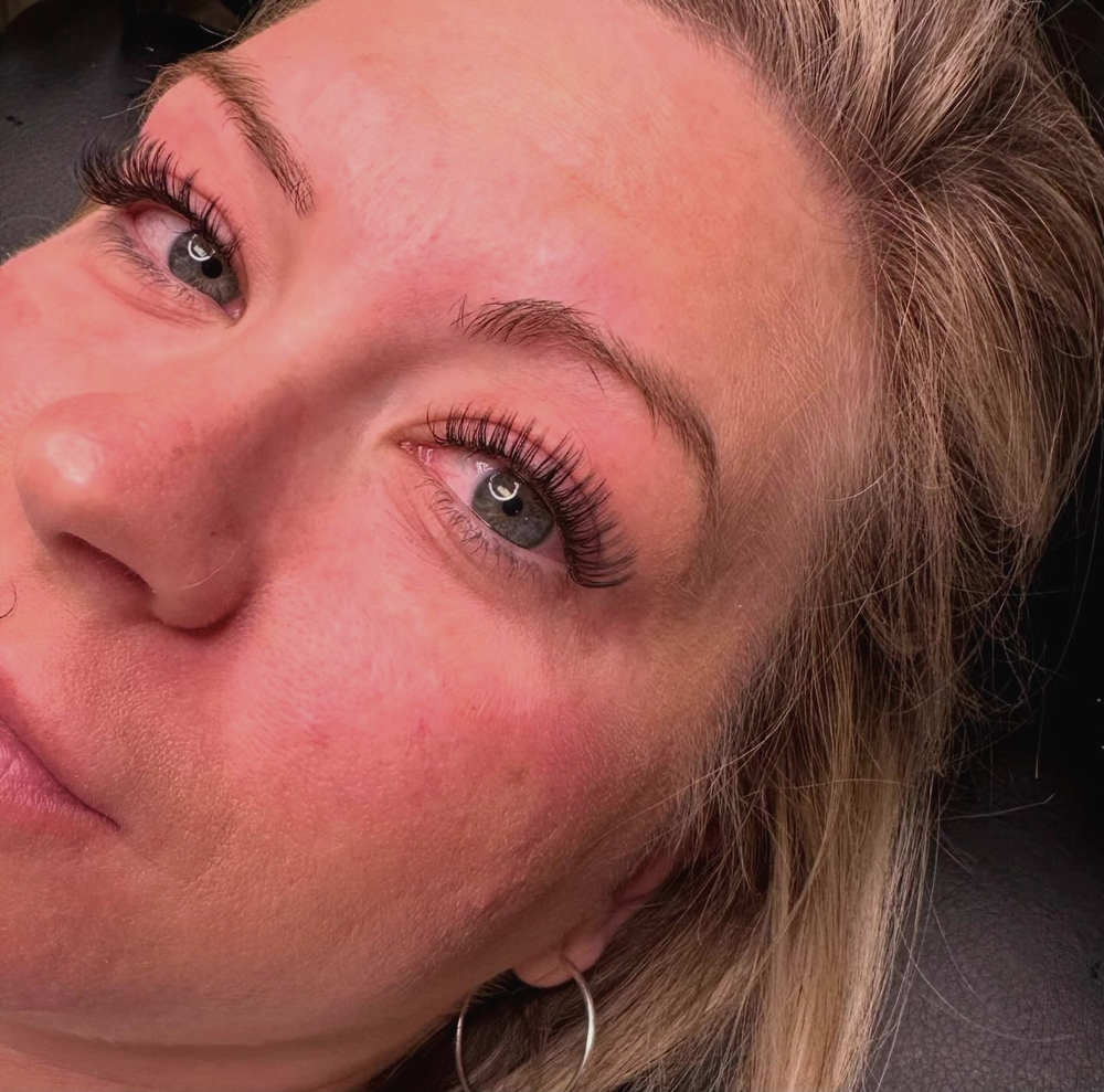 Hybrid/ Wet Lash Full Set