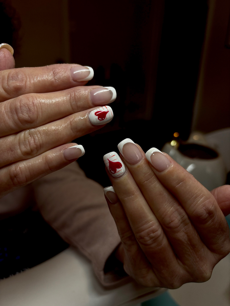 Deluxe Manicure