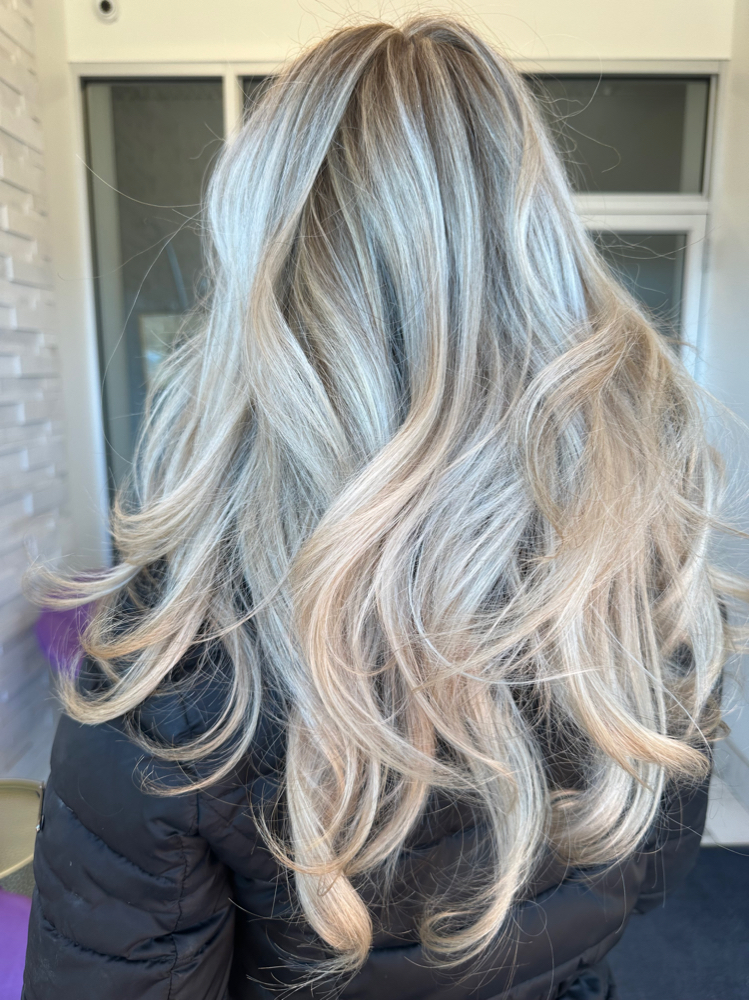 Full Foil Blonding + Blowdry