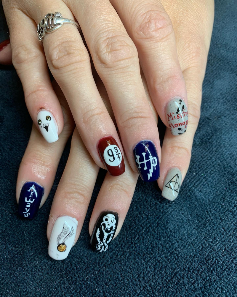 Character/ Complicated -8 Nails