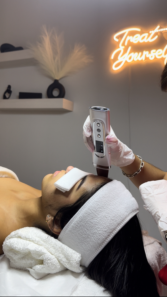 Naked signature Facial