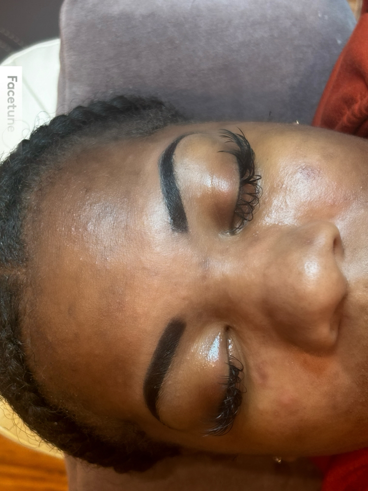 Eyebrow Clean Up & Tint