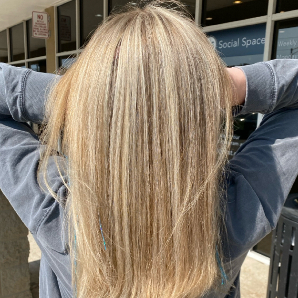 Holiday Highlight Package at Beauty Boss Salon in Sarasota, FL