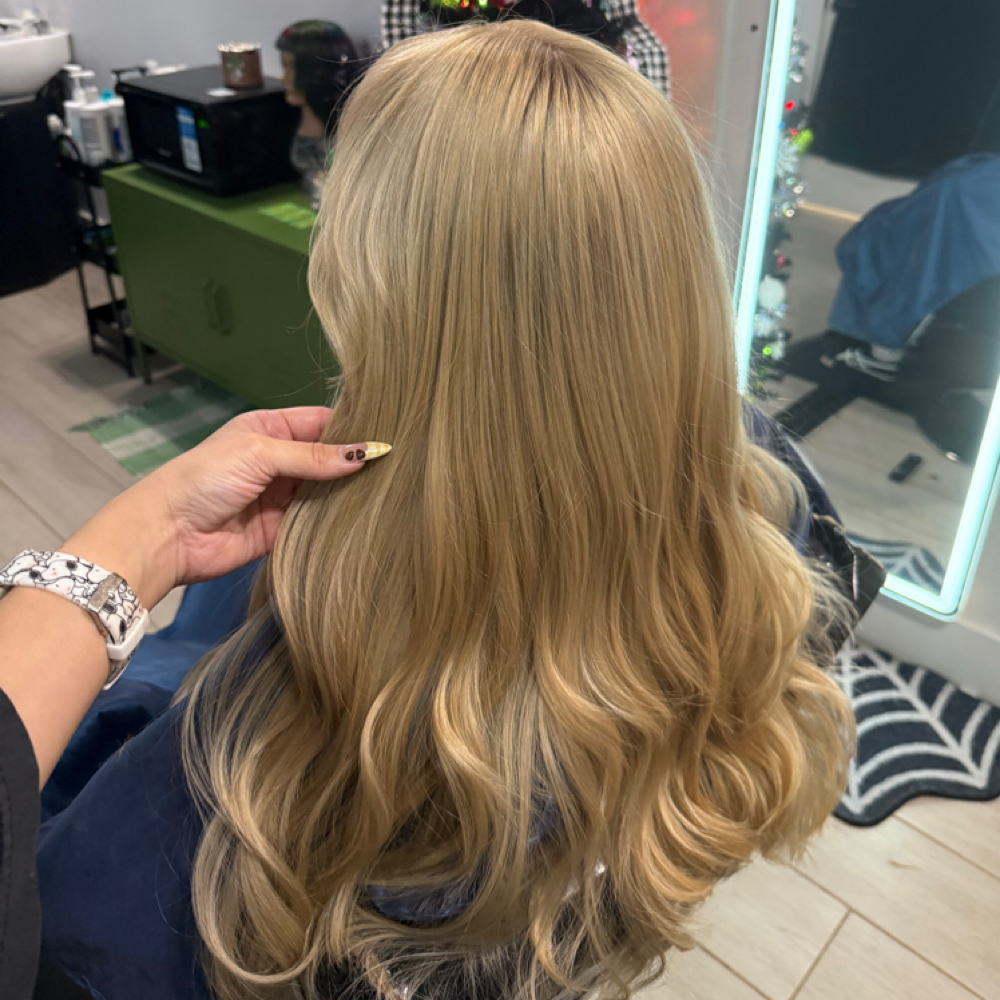 Bleach And Tone Baddie at KillerQueenHair in Harlingen, TX