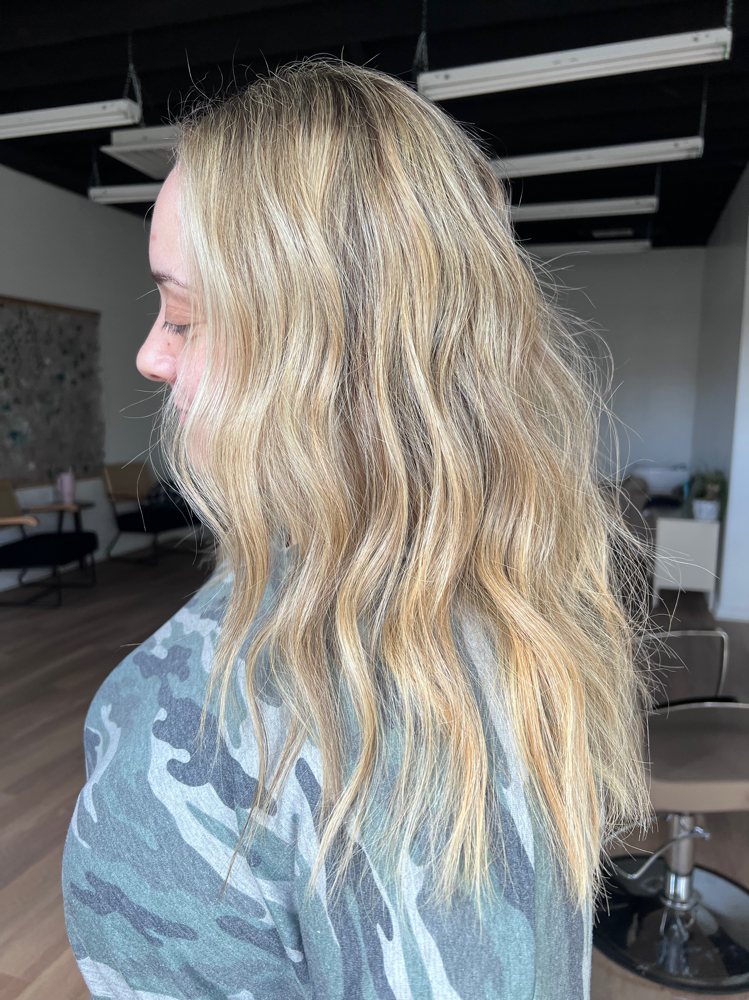 Gloss + haircut/style