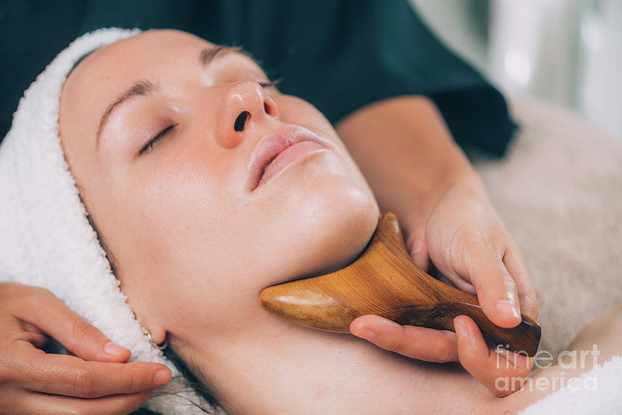 Lymphatic Drainage  Facial