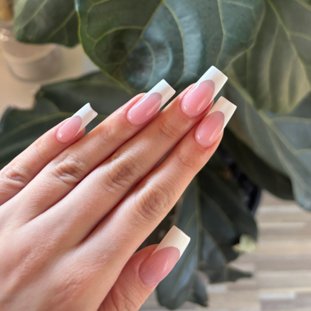 MEDIUM MINIMAL full acrylic set at Sets By Alice in Rogers, AR