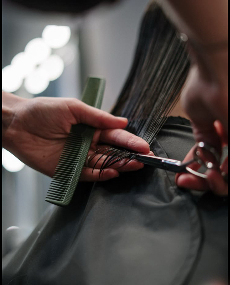HAIRCUT & SHAMPOO