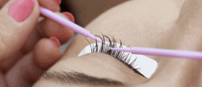 Lash Extension Safe Removal