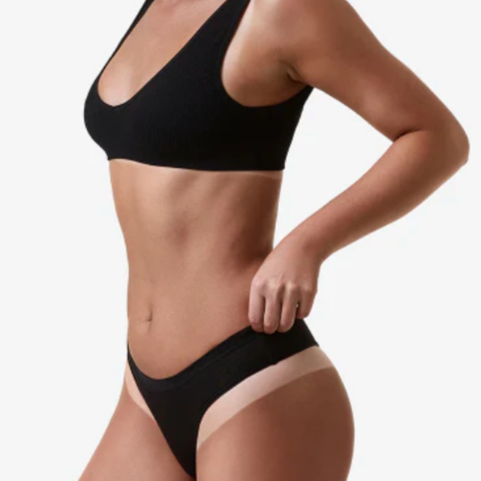 Full Body Spray Tan at with love beauty bar in Brooklyn, NY