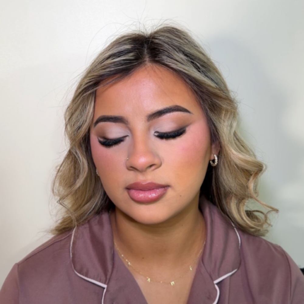 Soft Glam at Sari J. Artistry in San Antonio, TX