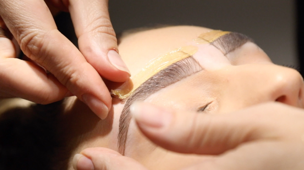 Eyebrow Mapping & Wax