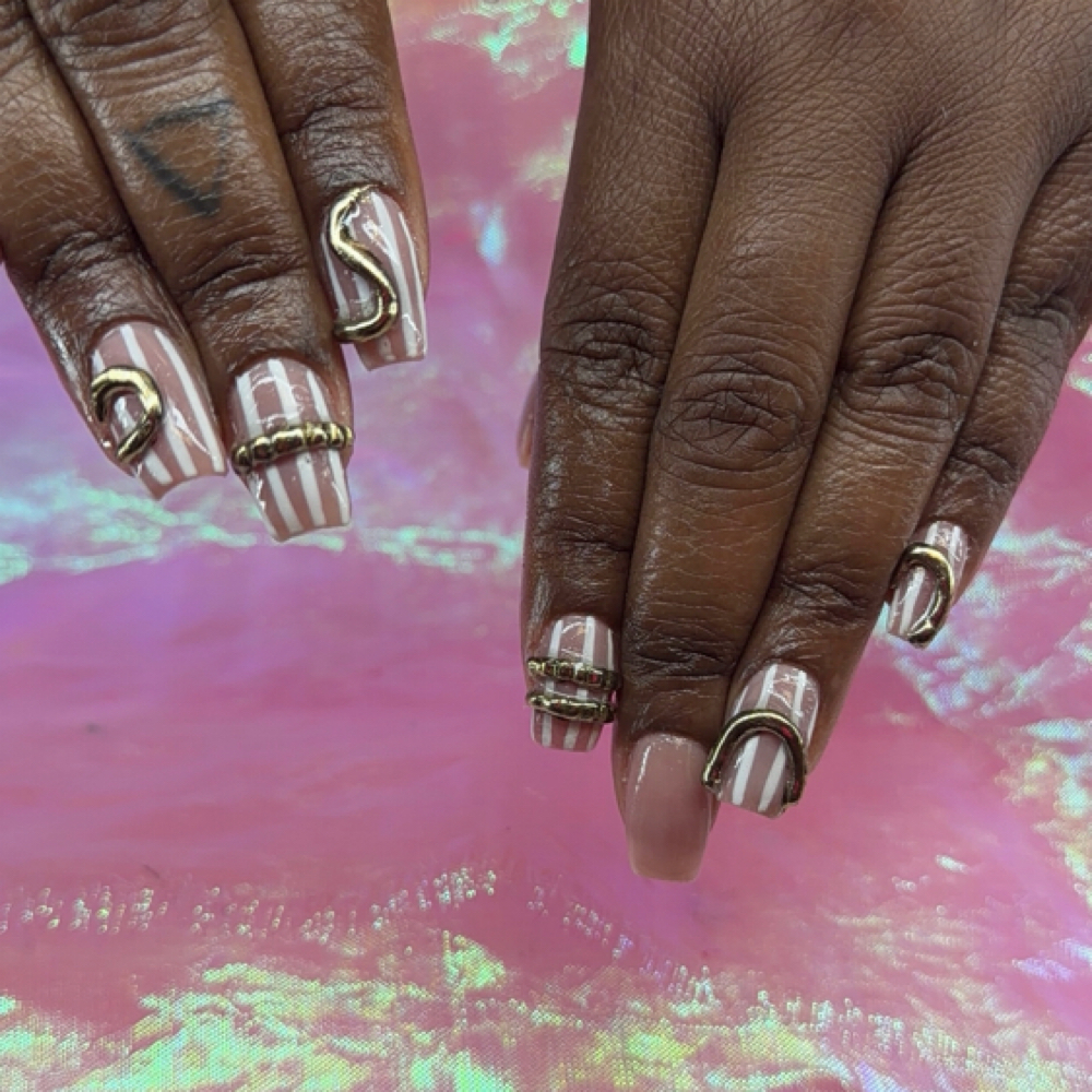 The Artsy Structured Mani at Jazzyliciouz Nailz in Baltimore, MD