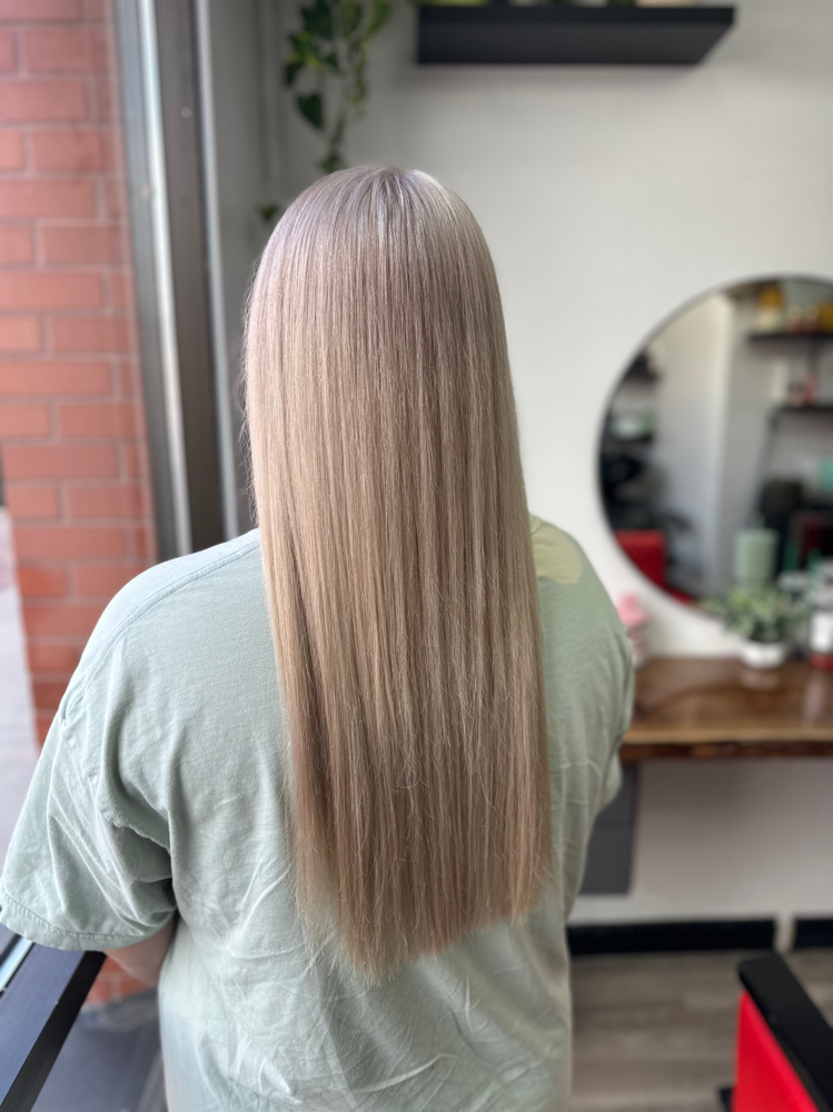 Solid Blonde Root Touch Up