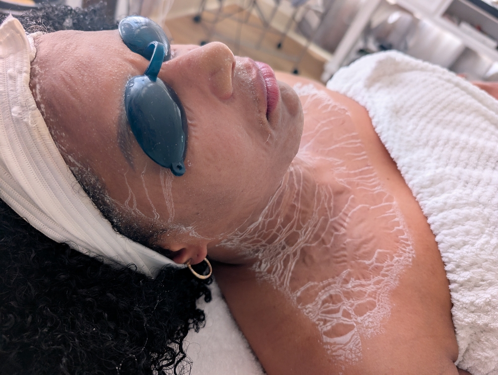 Luxe-Lift Facial