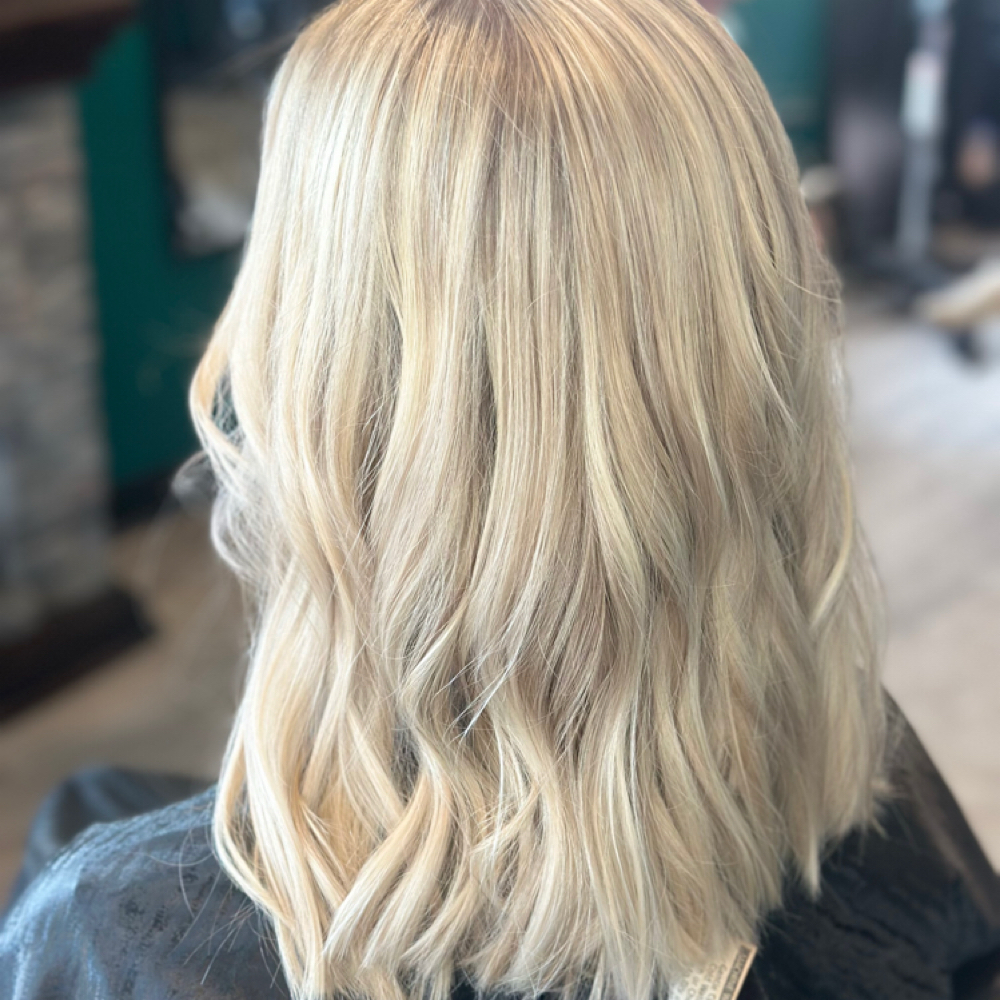 Foiling (Short Length Hair) at Urban Edge Styles in Pecks Mill, WV