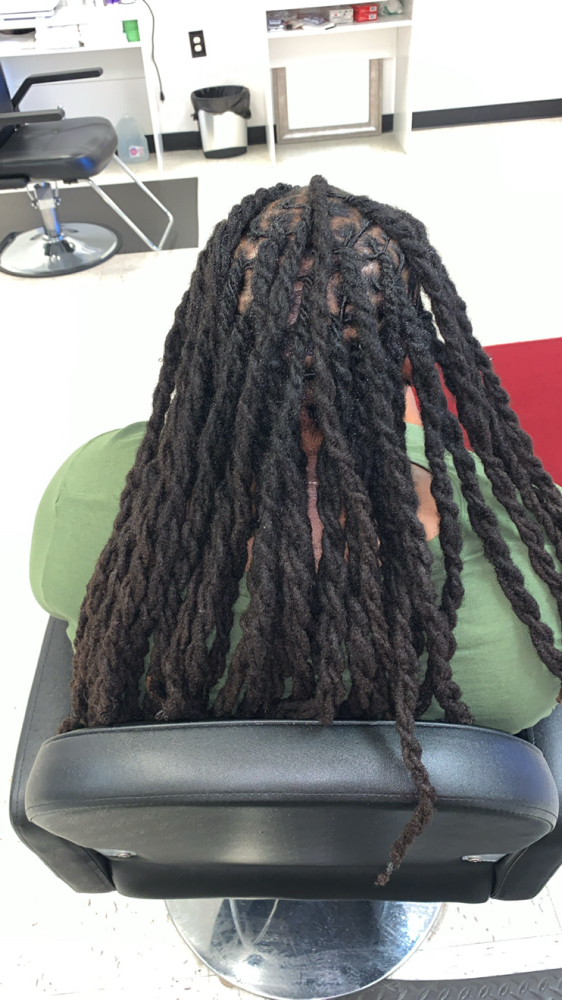 Dread Retwist  (PassThe Shoulder) at Tanashia Darnell in Royal , Oak , Mi, MI