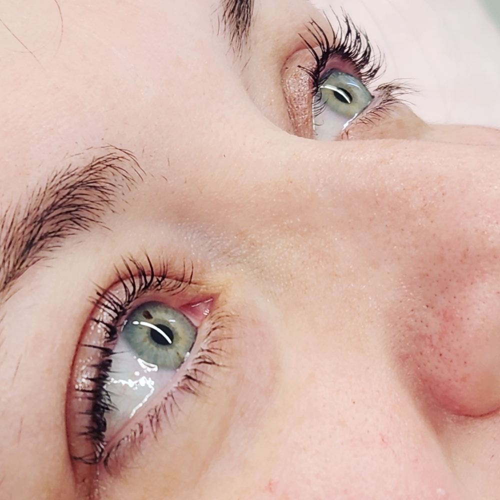 Lash Lift And Tint (Upper Lashes)