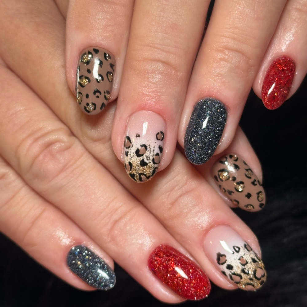 Simple Nail Art at The Nail Forum in Alliance, OH