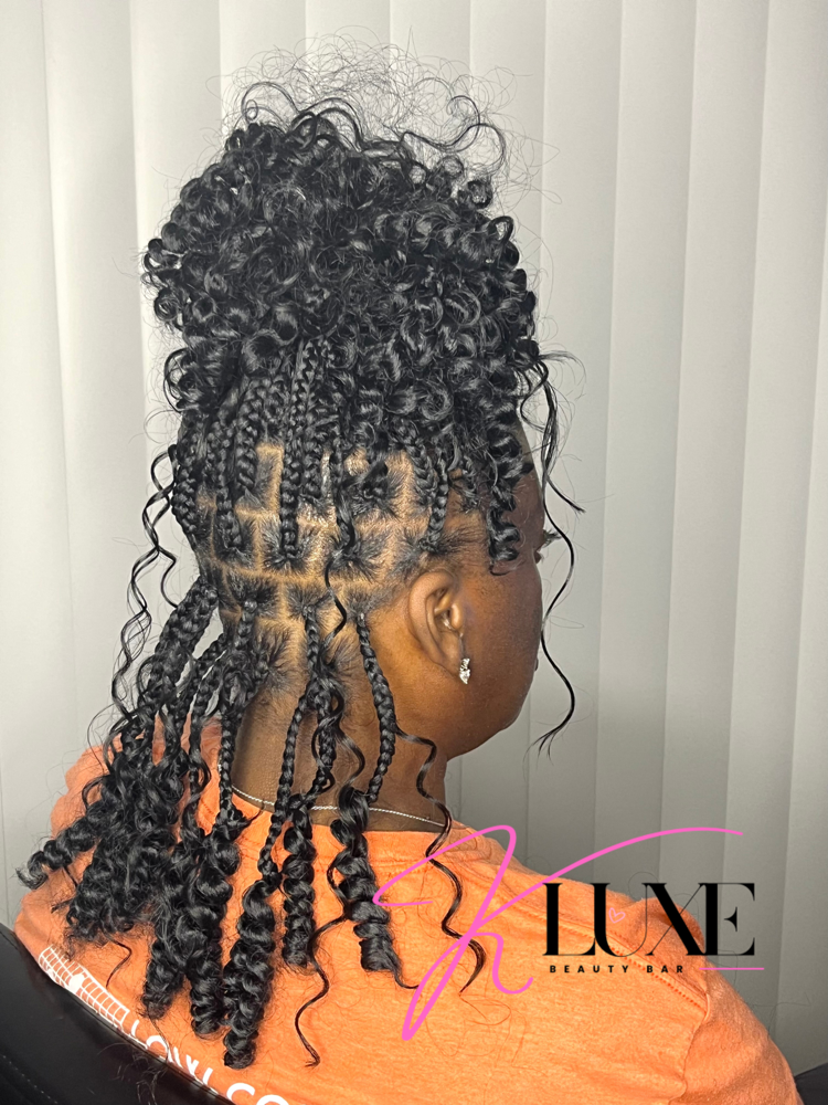 Knotless Bob  (MEDIUM SIZE ONLY )