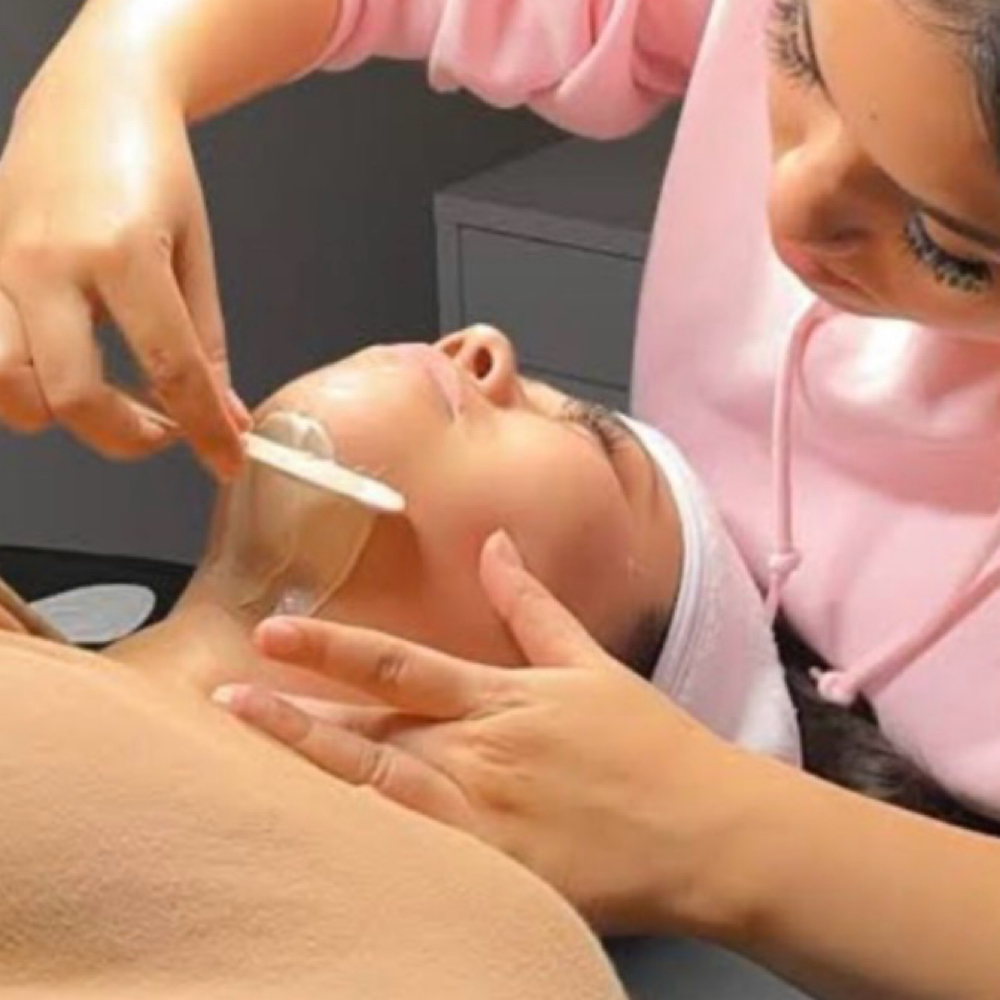 Chin Waxing at Glamouré in Watervliet, MI