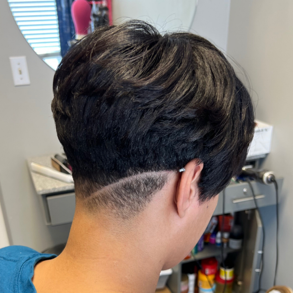 Fresh Cut, Mold, & Style at Queen’z & King’z Barber Salon in Murrieta, CA