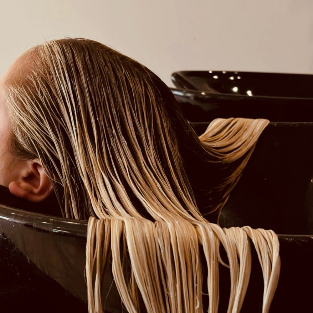 Mini Highlight at Bella Hair & Makeup in Dallas, TX