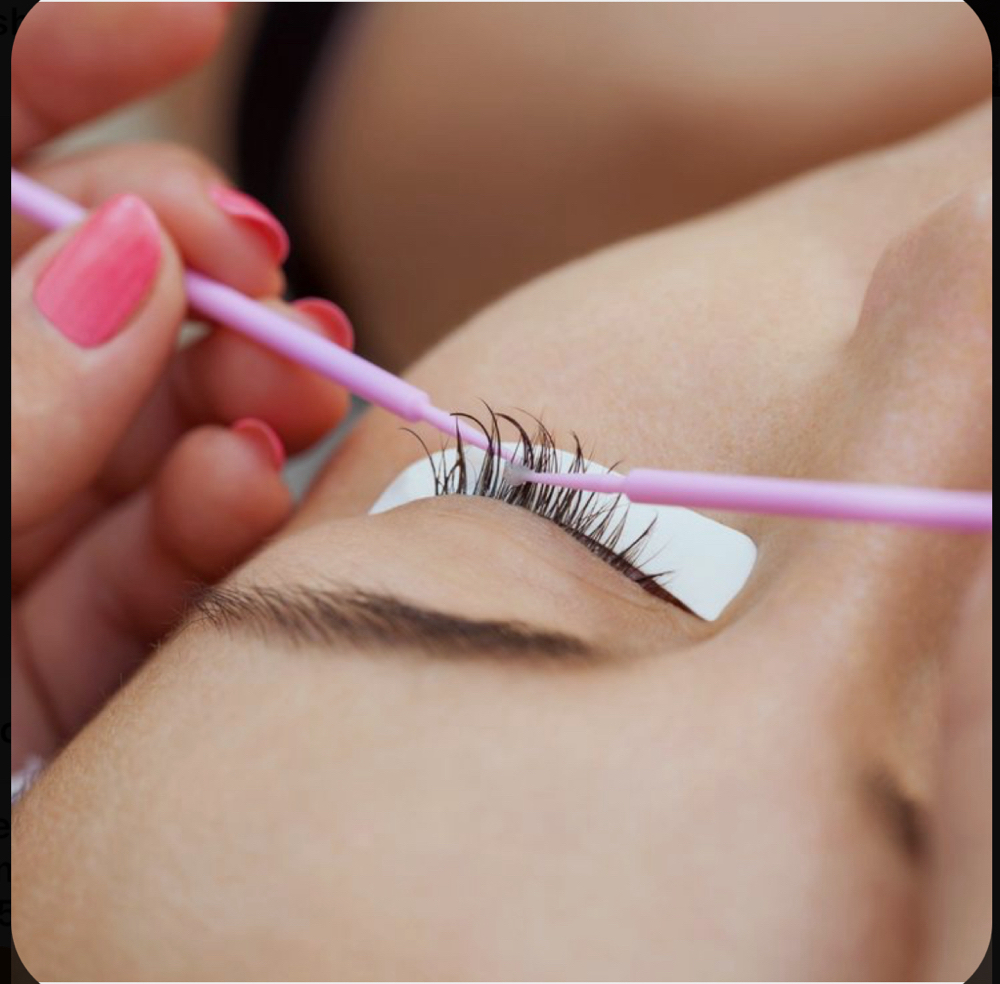 Lash Extension Removal